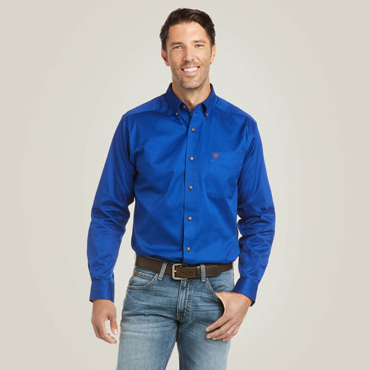 10034225 | ARIAT MEN’S ULTAMARINE SOLID TWILL FITTED LS SHIRT