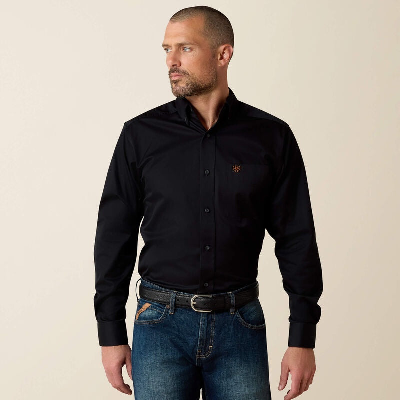 10034229 | ARIAT MEN’S BLACK SOLID TWILL FITTED LS SHIRT