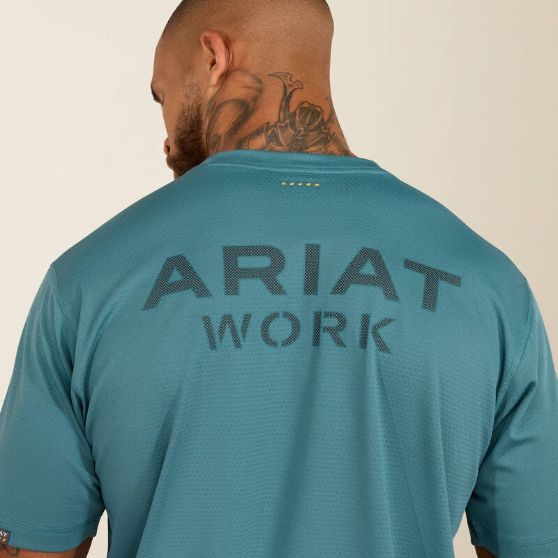 10071313 | ARIAT MEN’S REBAR HEAT FIGHTER TEXTURED LOGO S/S T-SHIRT