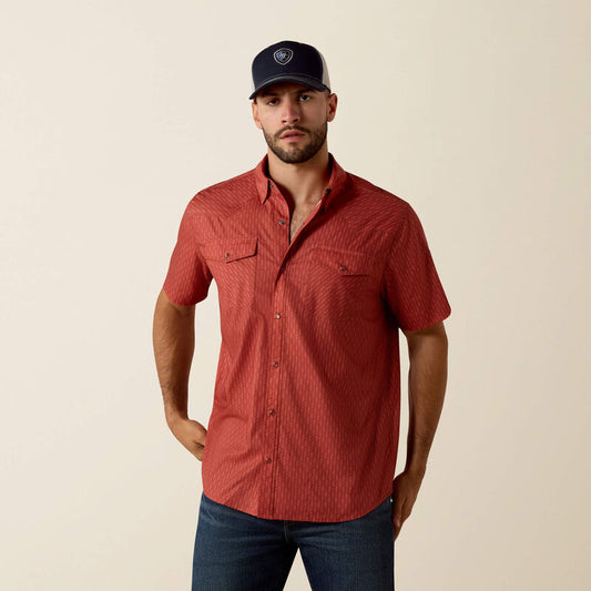 10073421 | ARIAT MEN'S PRINTED VENTTEK WESTERN FITTED S/S SNAP SHIRT - CHILI OIL