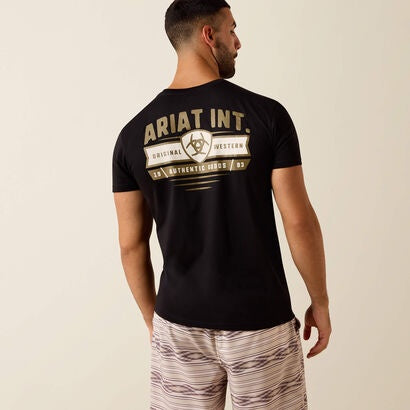 10073958 | ARIAT MEN’S BLACK BANNER BADGE S/S SHIRT