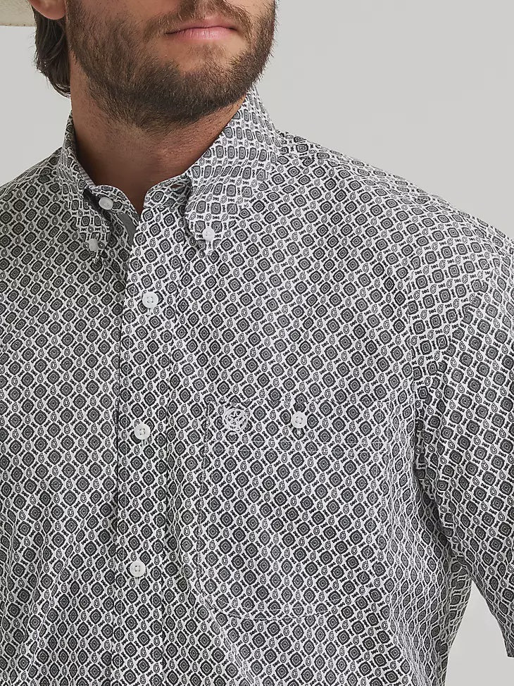 112379058 | WRANGLER MEN'S GEORGE STRAIT S/S ONE POCKET SHIRT - GREY MEDALLION
