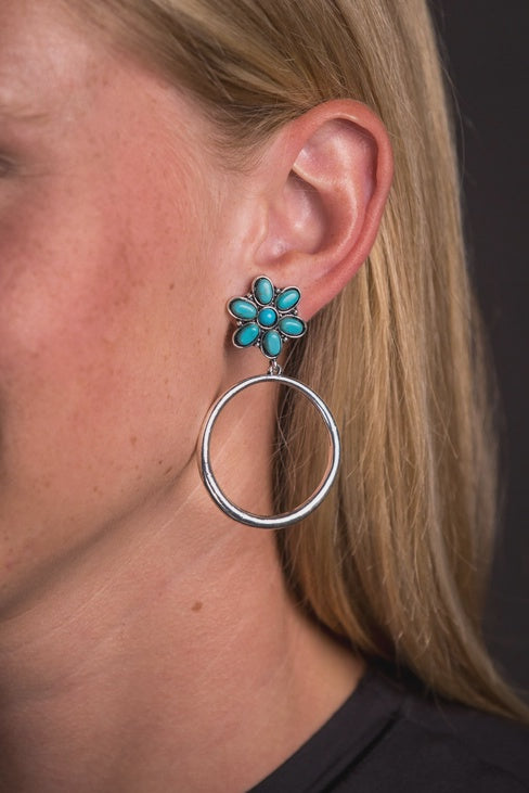 E721 | WEST & CO SILVER DANGLE HOOP W/ FLOWER EARRINGS