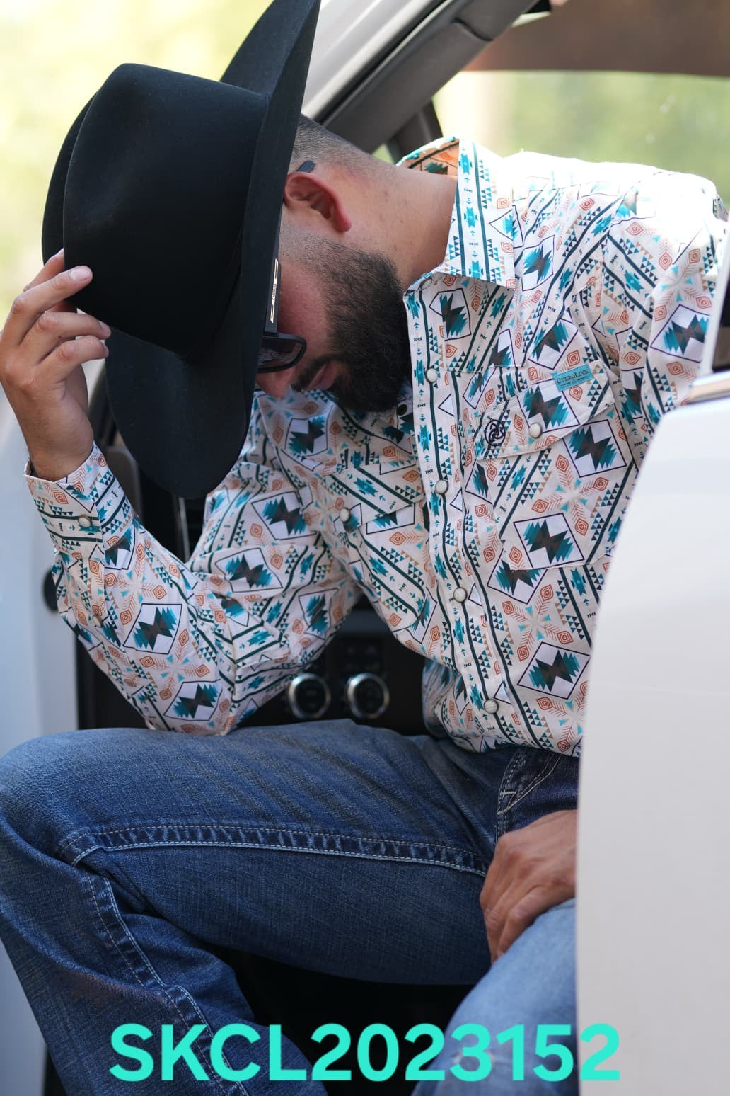 SKCL2023152 CUEROLINE WHITE/BLUE AZTEC L/S SNAP BUTTON UP SHIRT