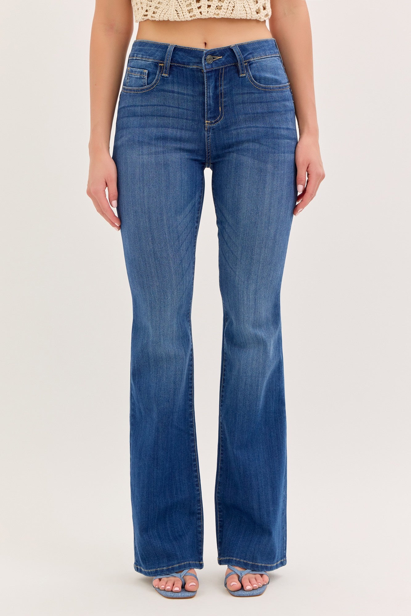 AB39484CRV-DK | CELLO WOMENS MID RISE CURVE FLARE JEAN