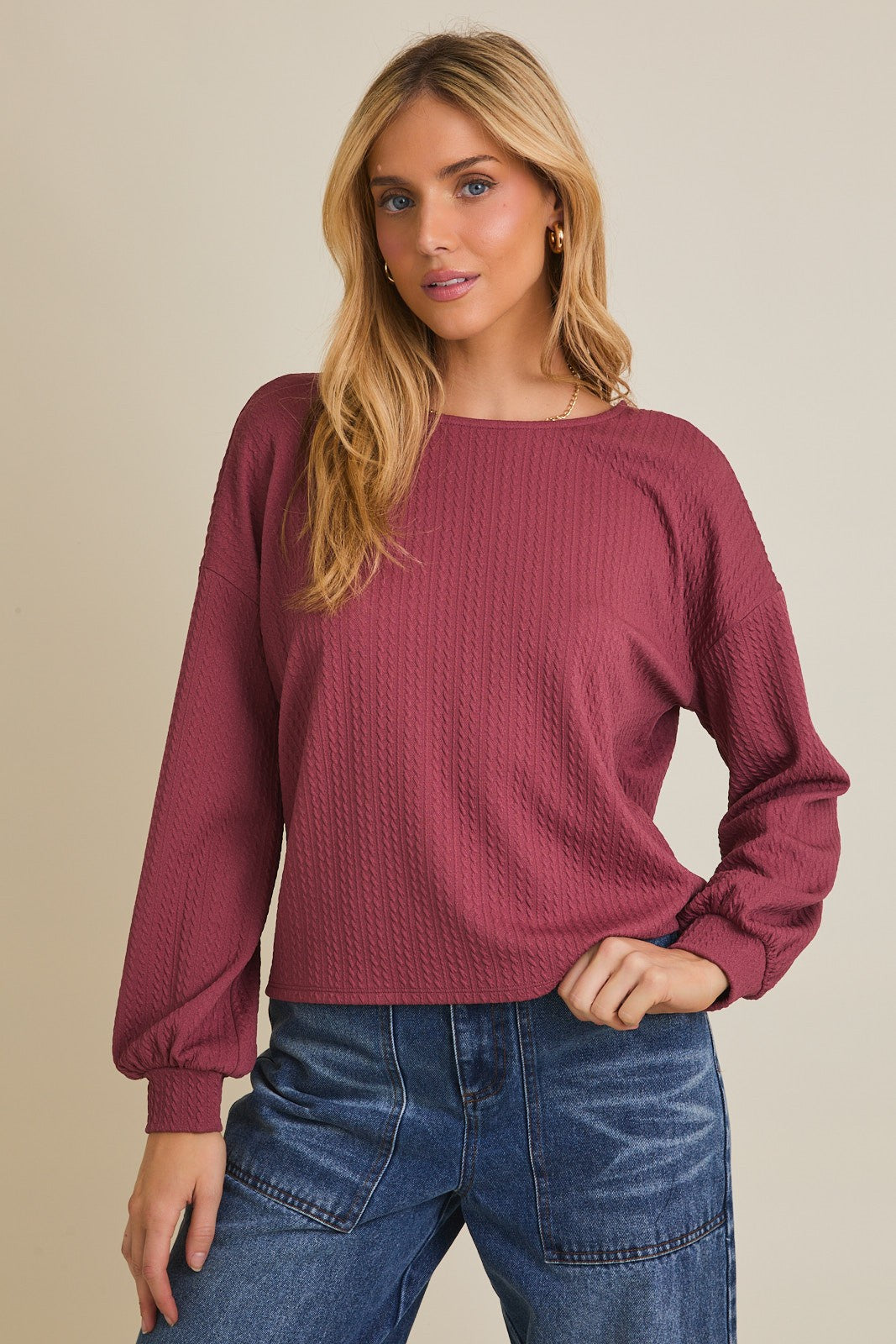 AT2526-3 | WOMENS L/S RUNCH BACK CABLE TOP