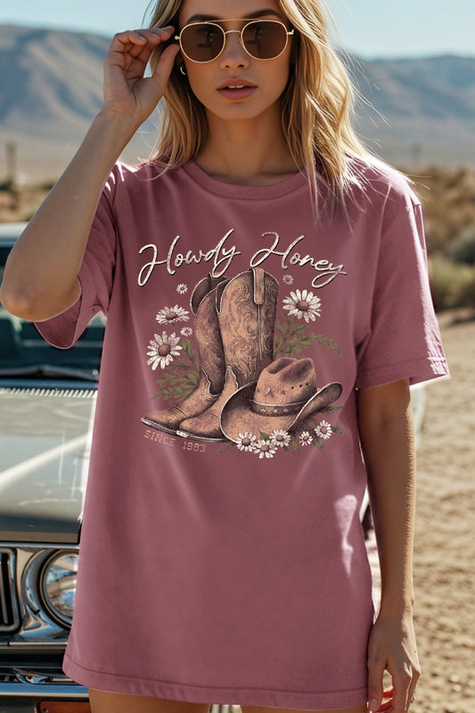 BT8470-T Bouteeque Closet T-Shirt Vintage Rose Boots Hat