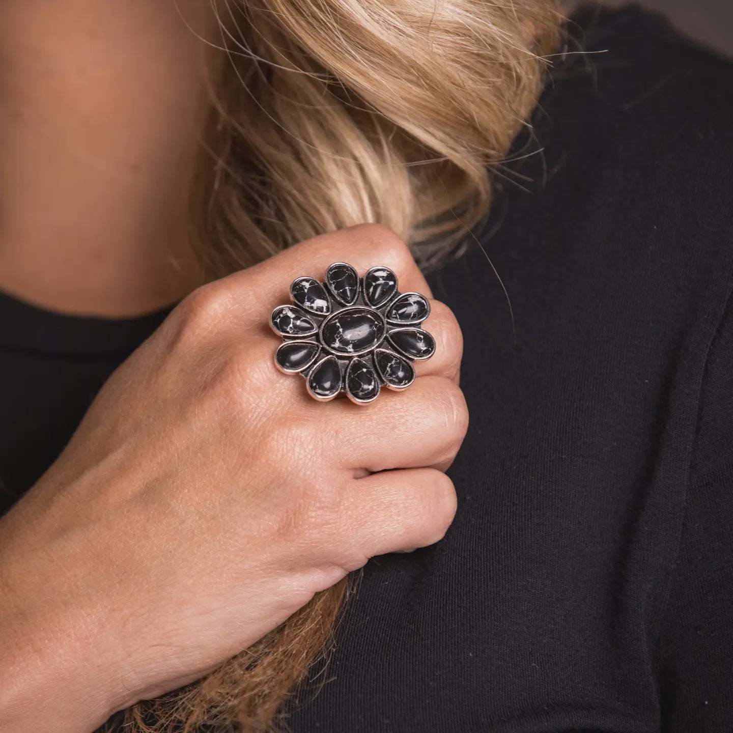 R269BLK | WEST & CO ADJUSTABLE BLACK FLOWER CLUSTER RING