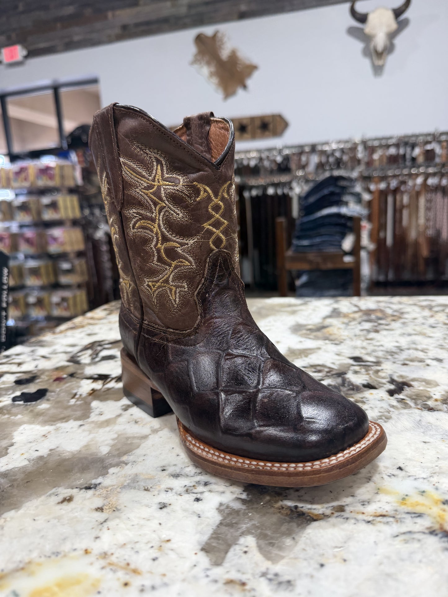 TMK205308 | TANNER MARK YOUTH ANDY BROWN FISH PRINT BOOT