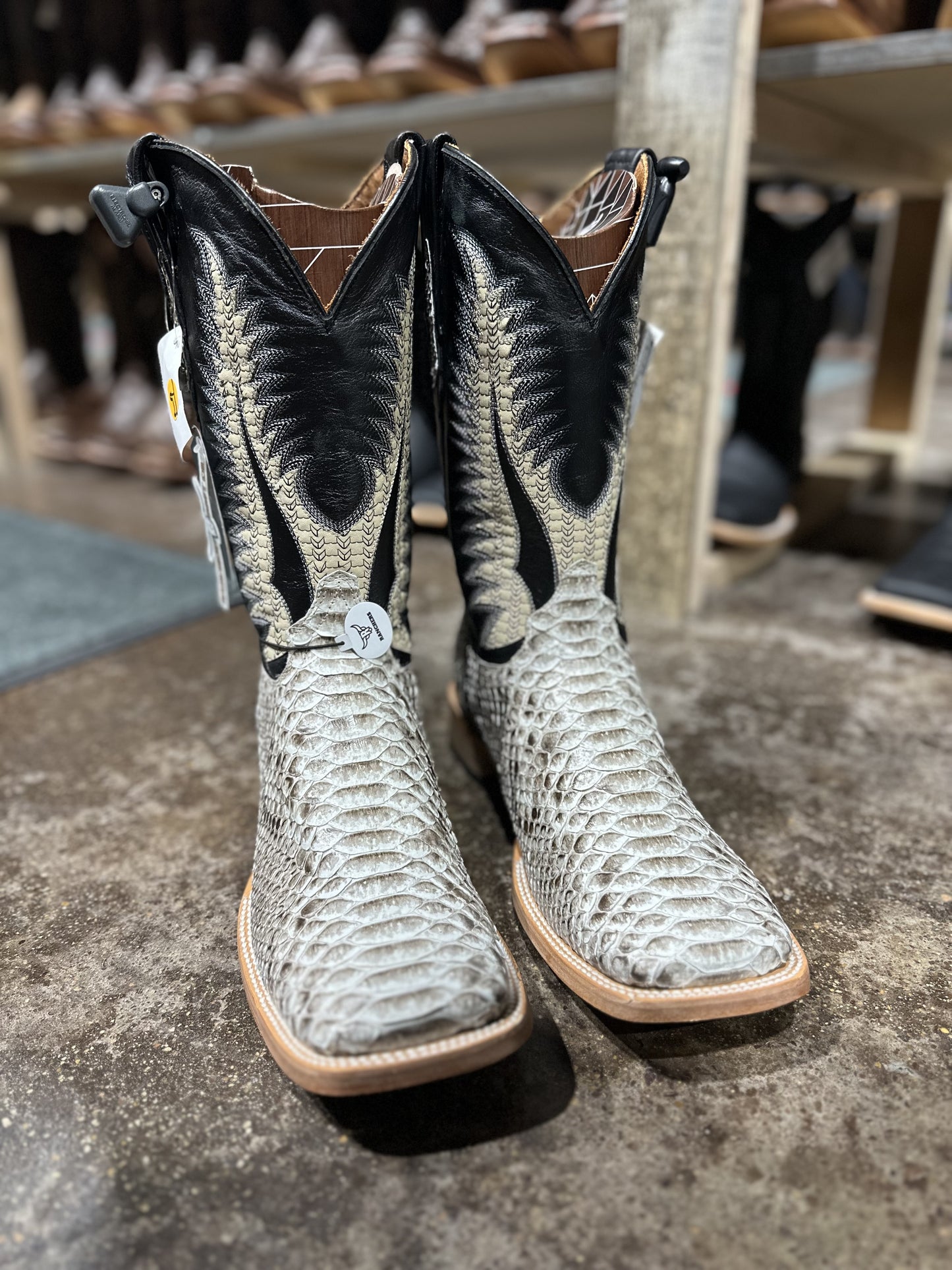 RANCHERS PYTHON NATURAL RANCHER TOE BLACK/WHITE TUBE