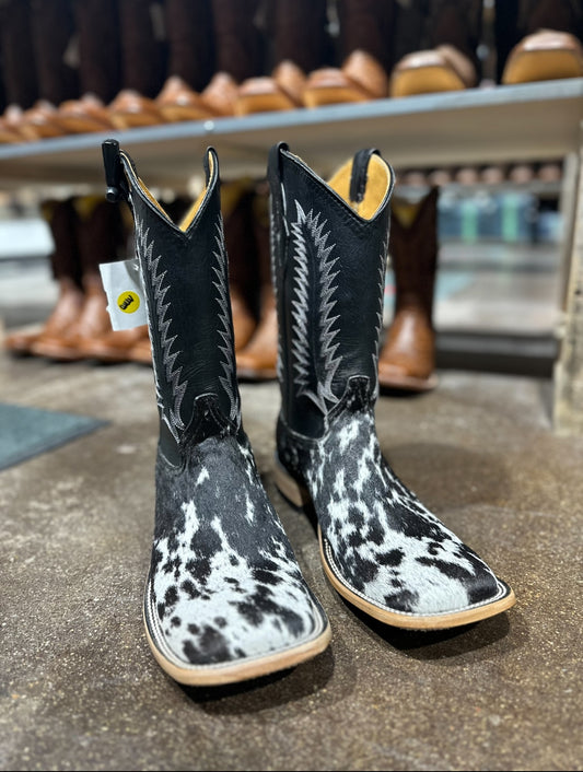 CADENA COWHIDE BLACK AND WHITE