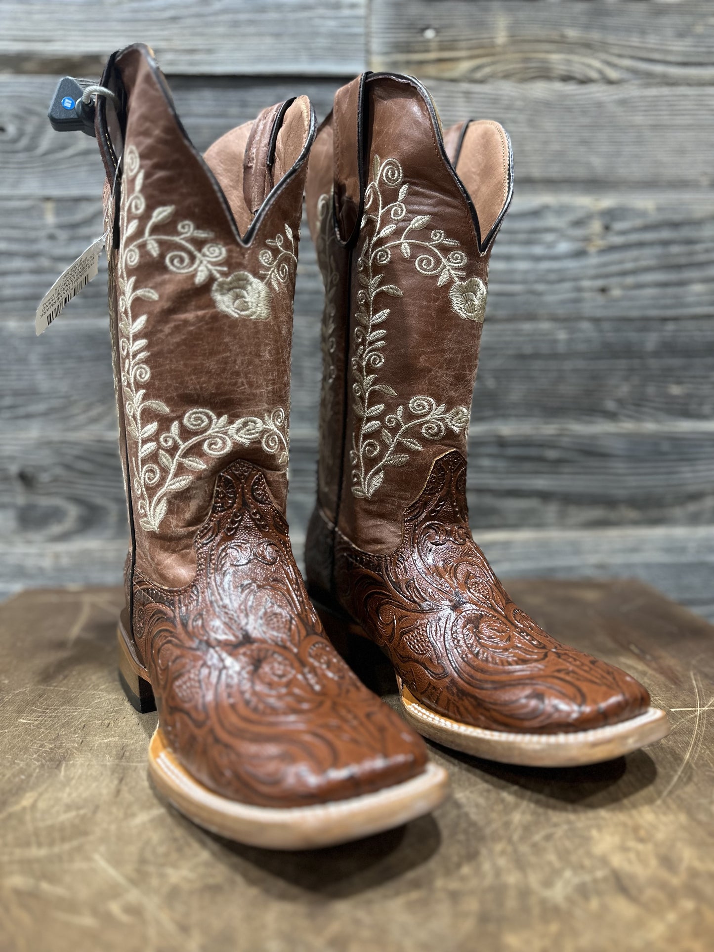 TML205084 | TANNERMARK WOMENS CONROE HAND TOOLED COGNAC FLORAL EMB BOOT