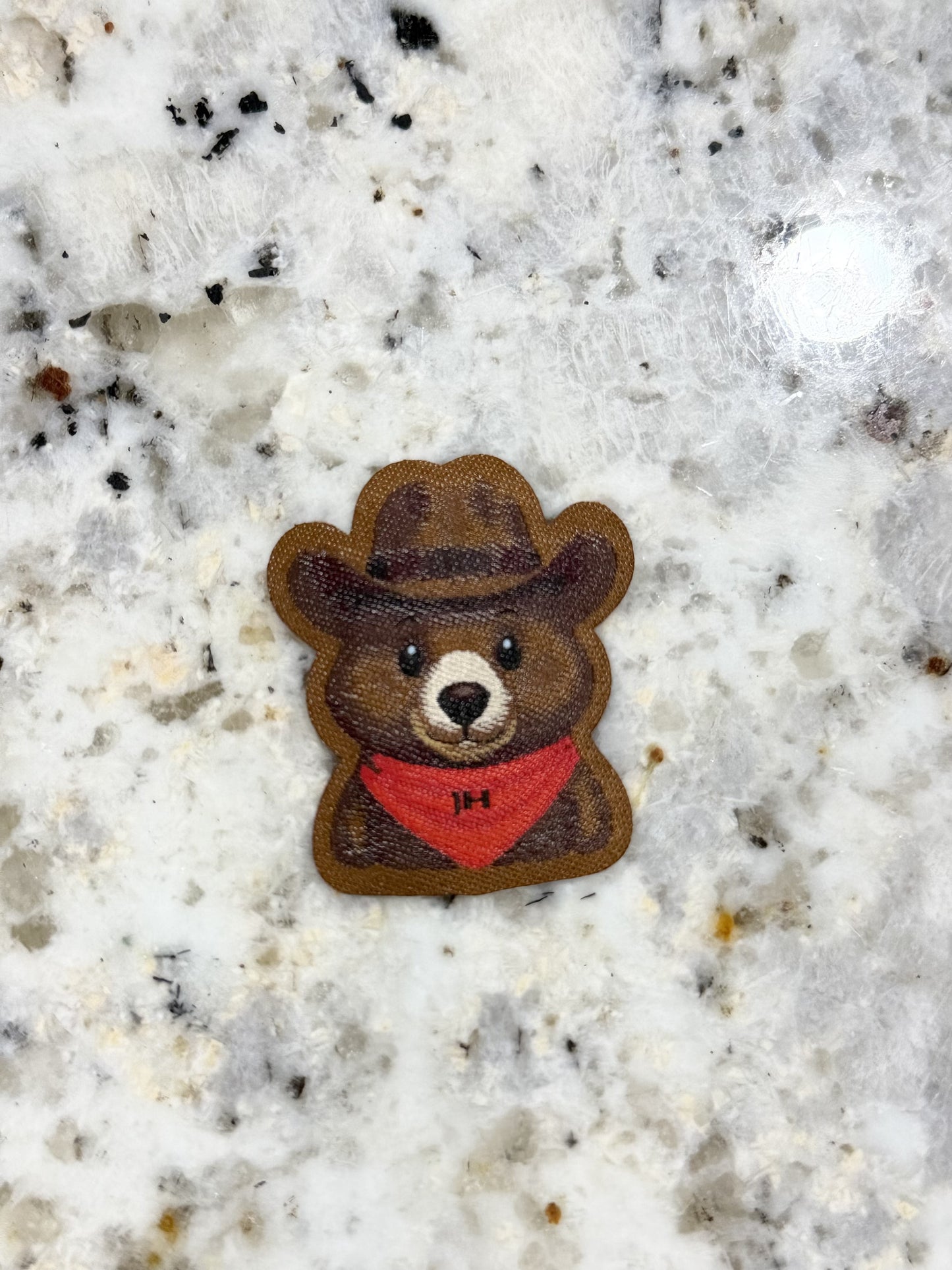 JIOVANNI HAT PATCH BEAR/RED RAG