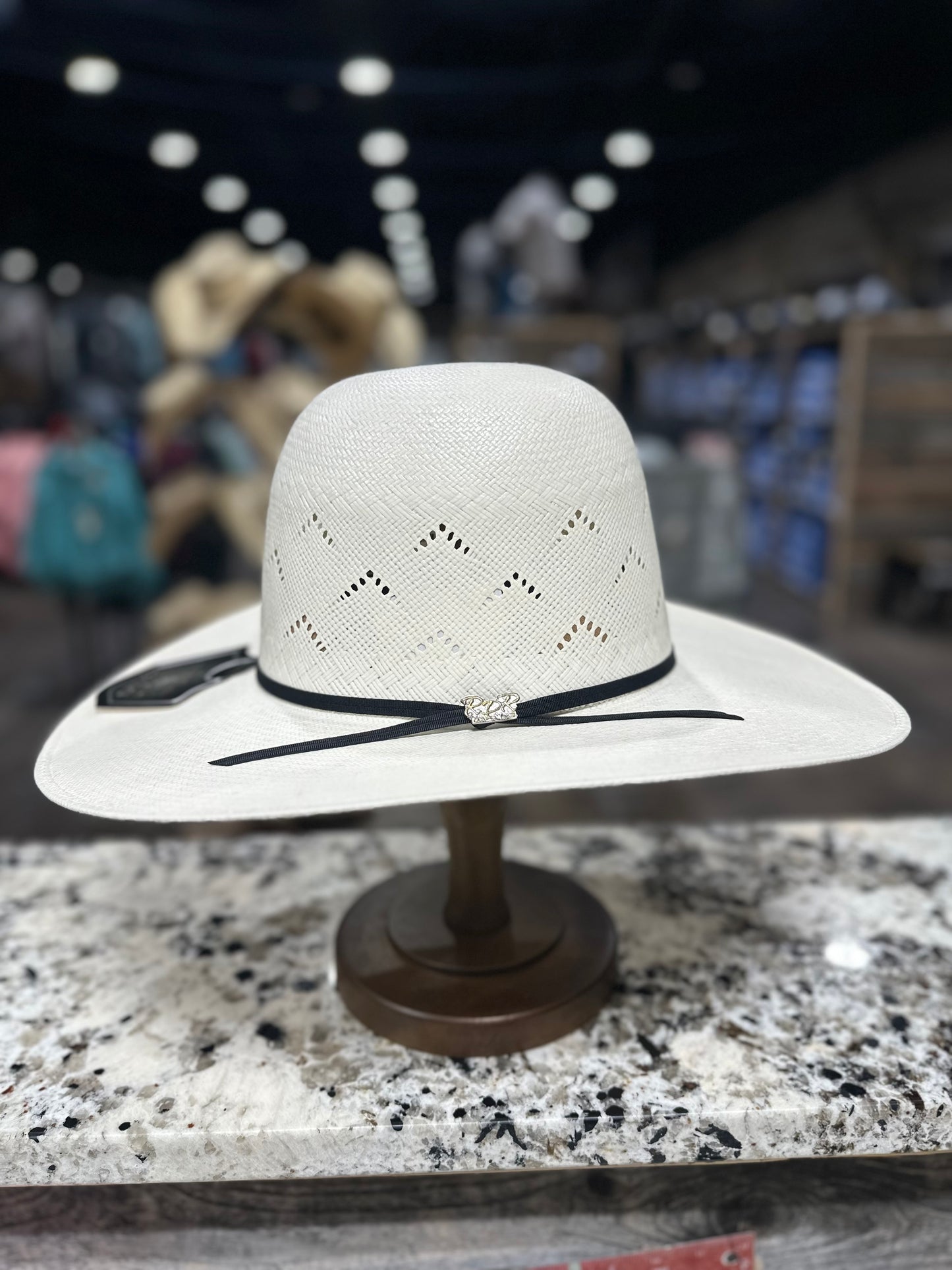O270 | RDR STRAW 30X OPEN CROWN