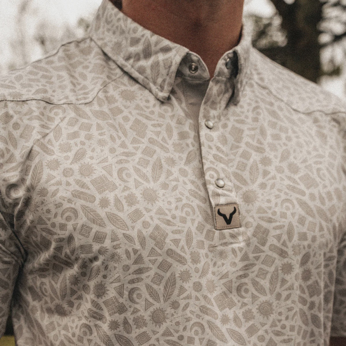 AP-226-031 | VEXIL MEN'S WESTERN TRIBAL BOARD/WHITE PEARL SNAP POLO