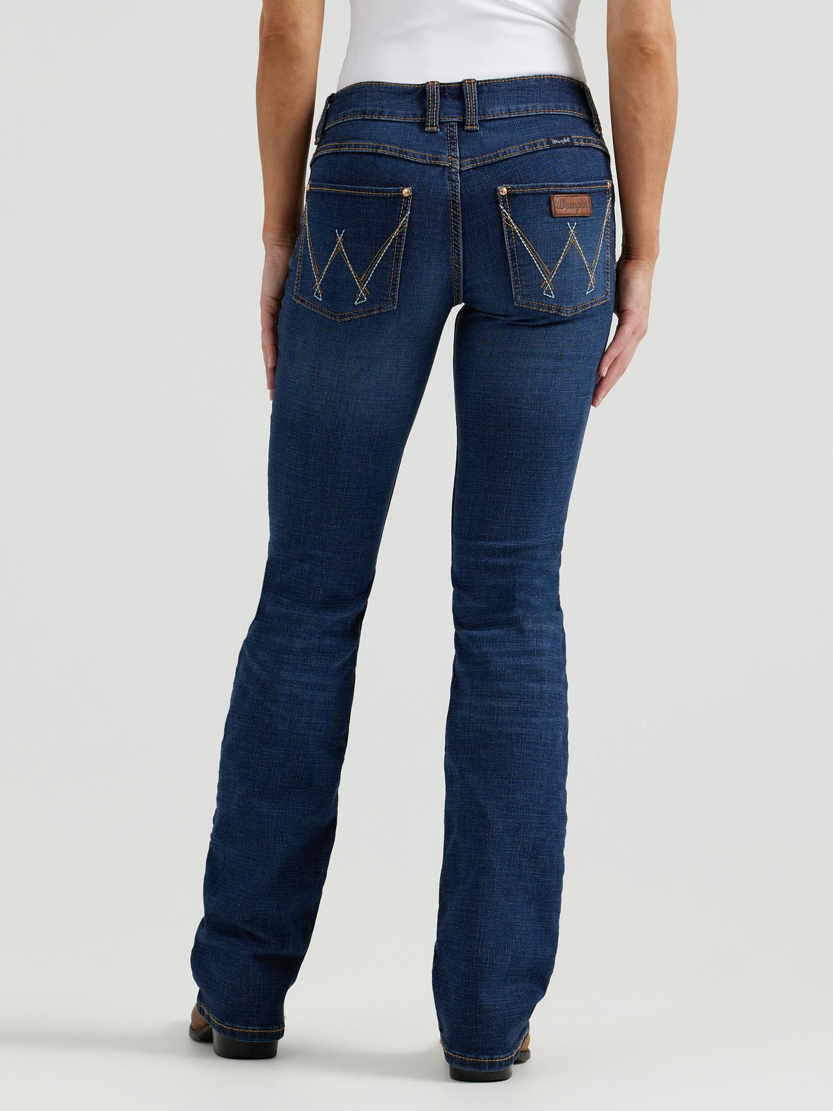 1009MWZMS | WRANLER WOMEN'S RETRO MAE MID-RISE MEDIUM WASH BOOTCUT JEAN