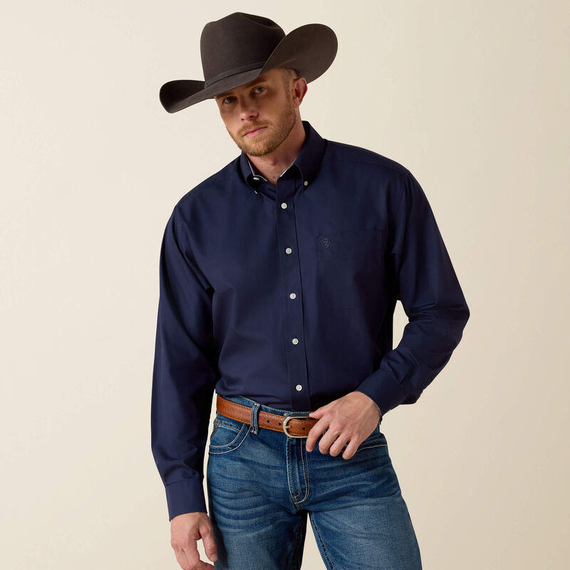 10020330 | ARIAT MEN'S NAVY BLUE WF SOLID CLASSIC FIT LS SHIRT