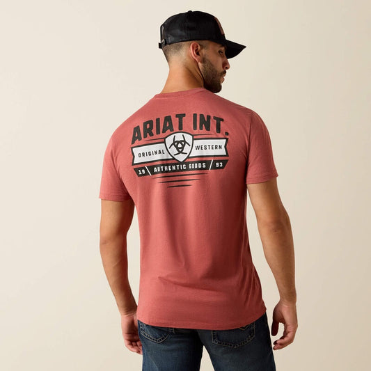 10073957 | ARIAT MEN'S RED CLAY HEATHER BANNER BADGE SS T-SHIRT