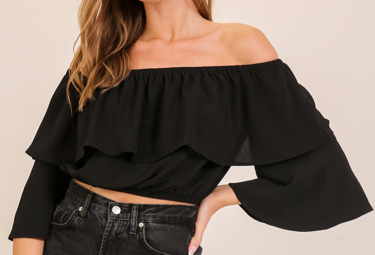 MN4195R | WOMENS RUFFLE OFF SHOULDER CROP TOP