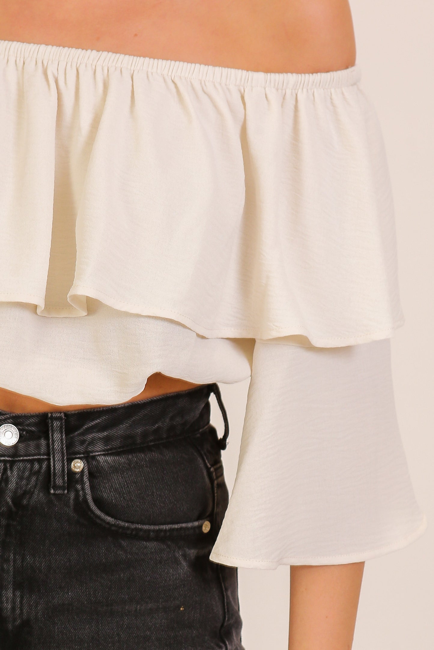 MN4195R | WOMENS RUFFLE OFF SHOULDER CROP TOP