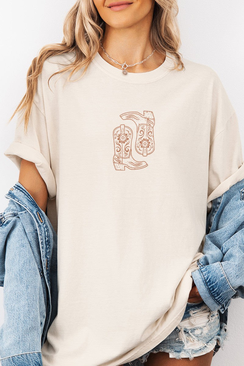 CC1031 | WOMENS FLORAL BOOT GRAPHIC TEE