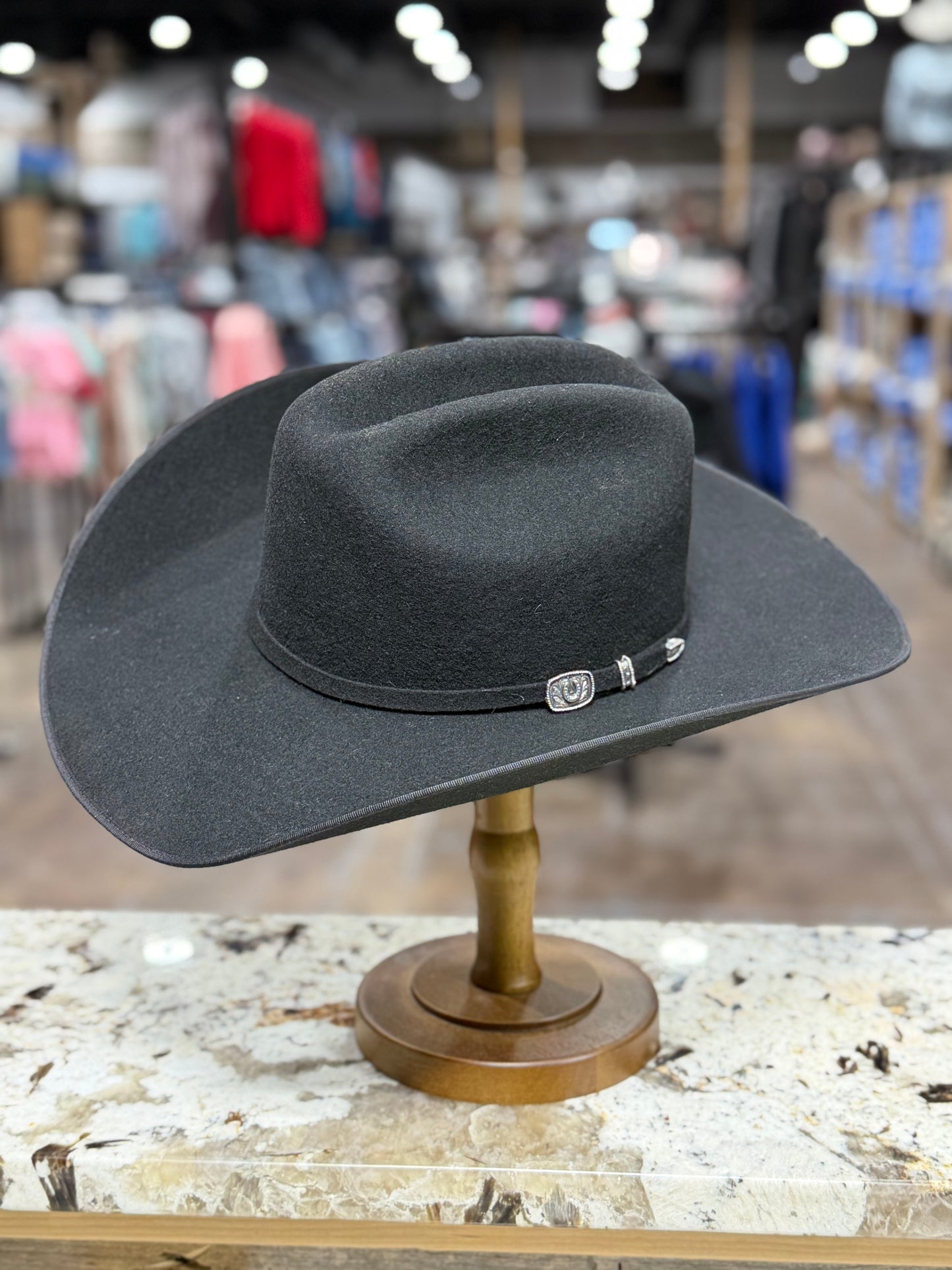 RESISTOL WOOL 4X BLACK HORSESHOE BOUND - PRE-SHAPED 4 1/4 INCH BRIM