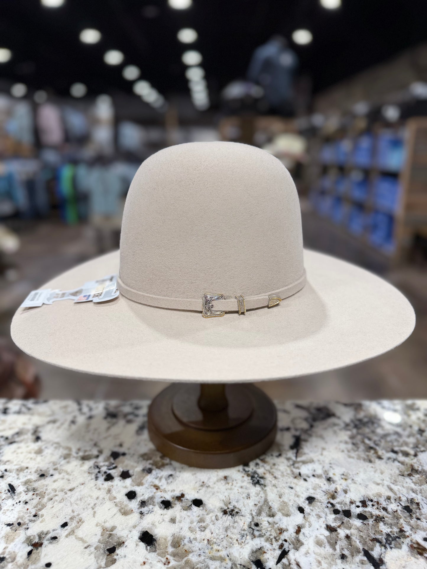 T7645645 | TWISTER FELT 10X BONE OPEN CROWN 4 1/4 INCH BRIM