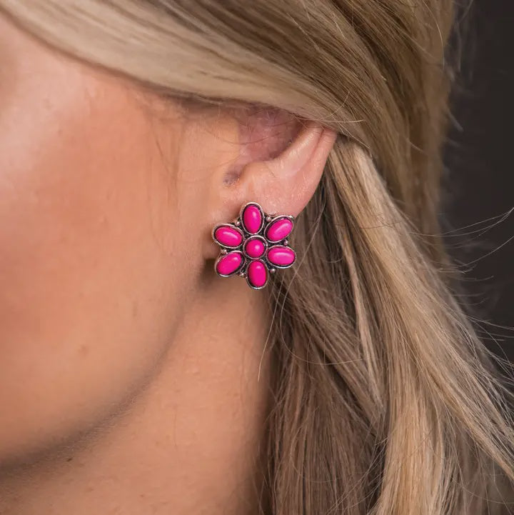 E709PNK |.75" PINK FLOWER STUD EARRING