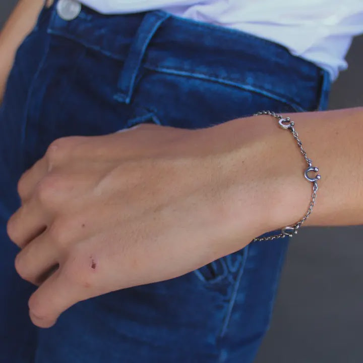 WC-BR21WG | WEST&CO WHITE GOLD PLATED HORSESHOE CHARM BRACELET