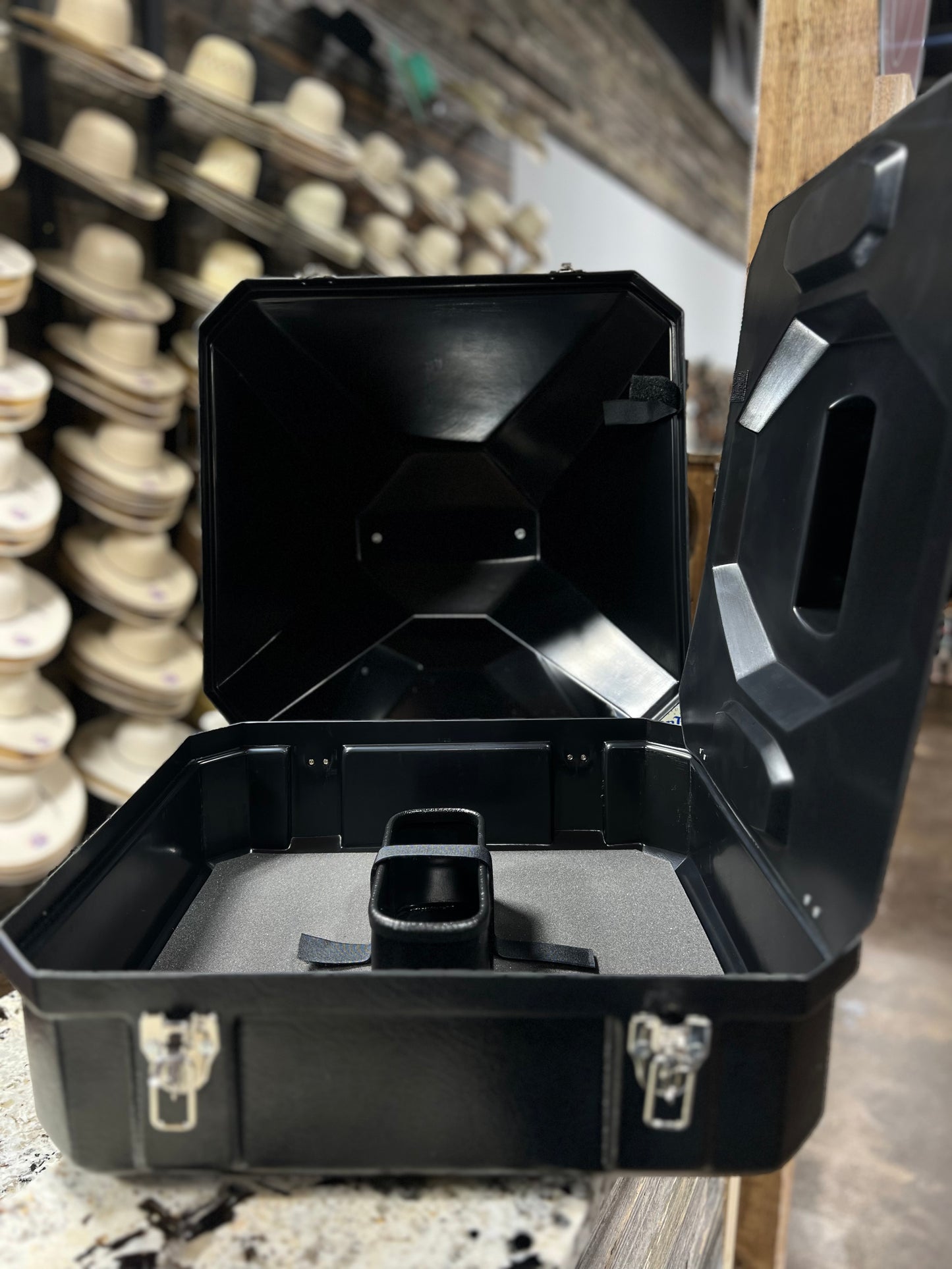 M32-BK | PRIVATE LABEL PRESIDENTIAL HAT/BOOT/BELT CARRIER - BLACK