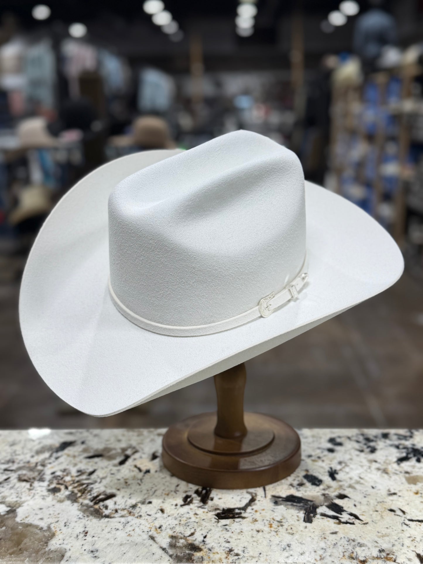 RESISTOL FELT 4X WHITE PAGEANT PRE-SHAPE 4 INCH BRIM