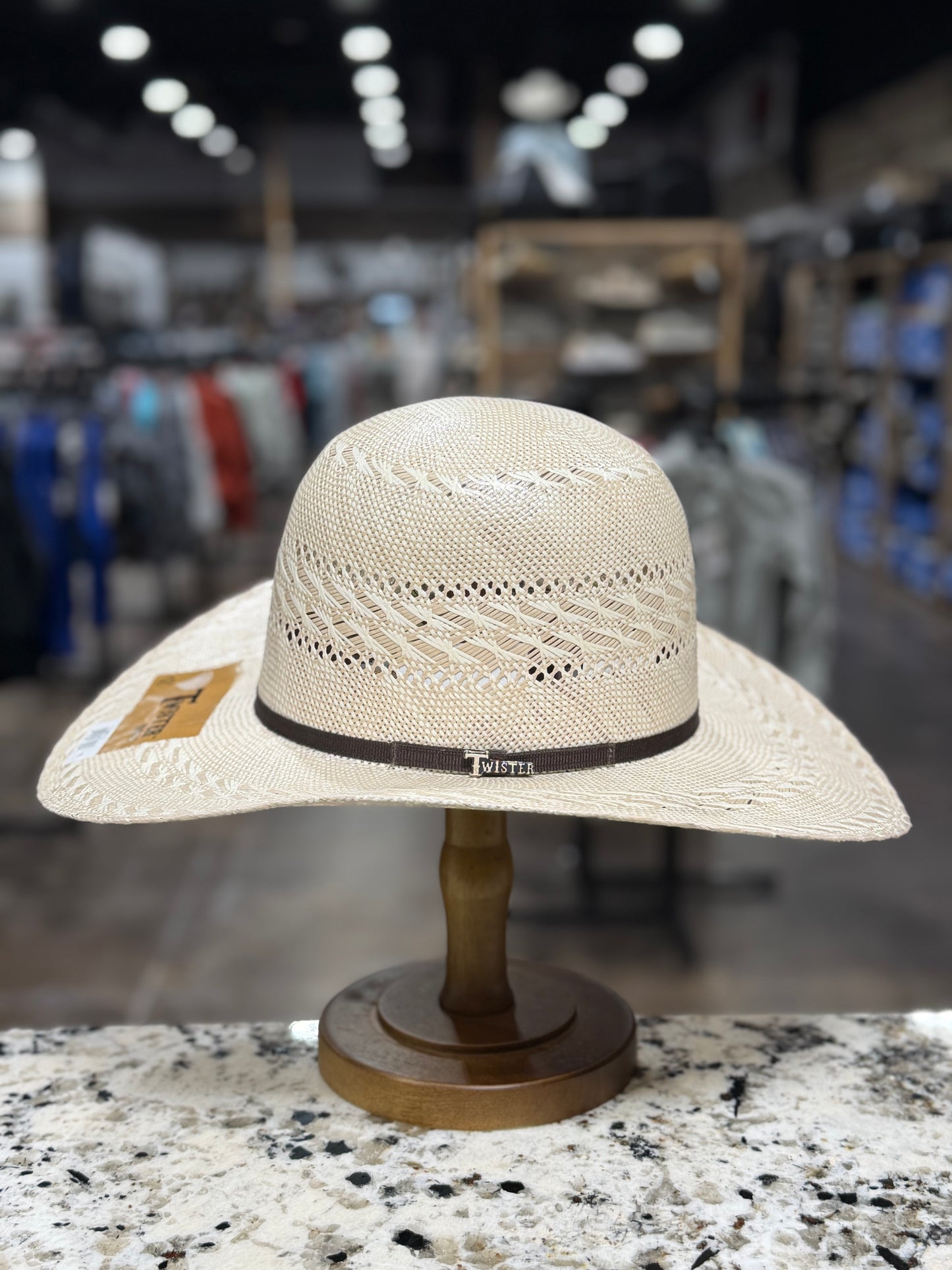 T73287 | TWISTER 30X STRAW HAT CHOC  4 1/4 " BRIM OPEN CROWN