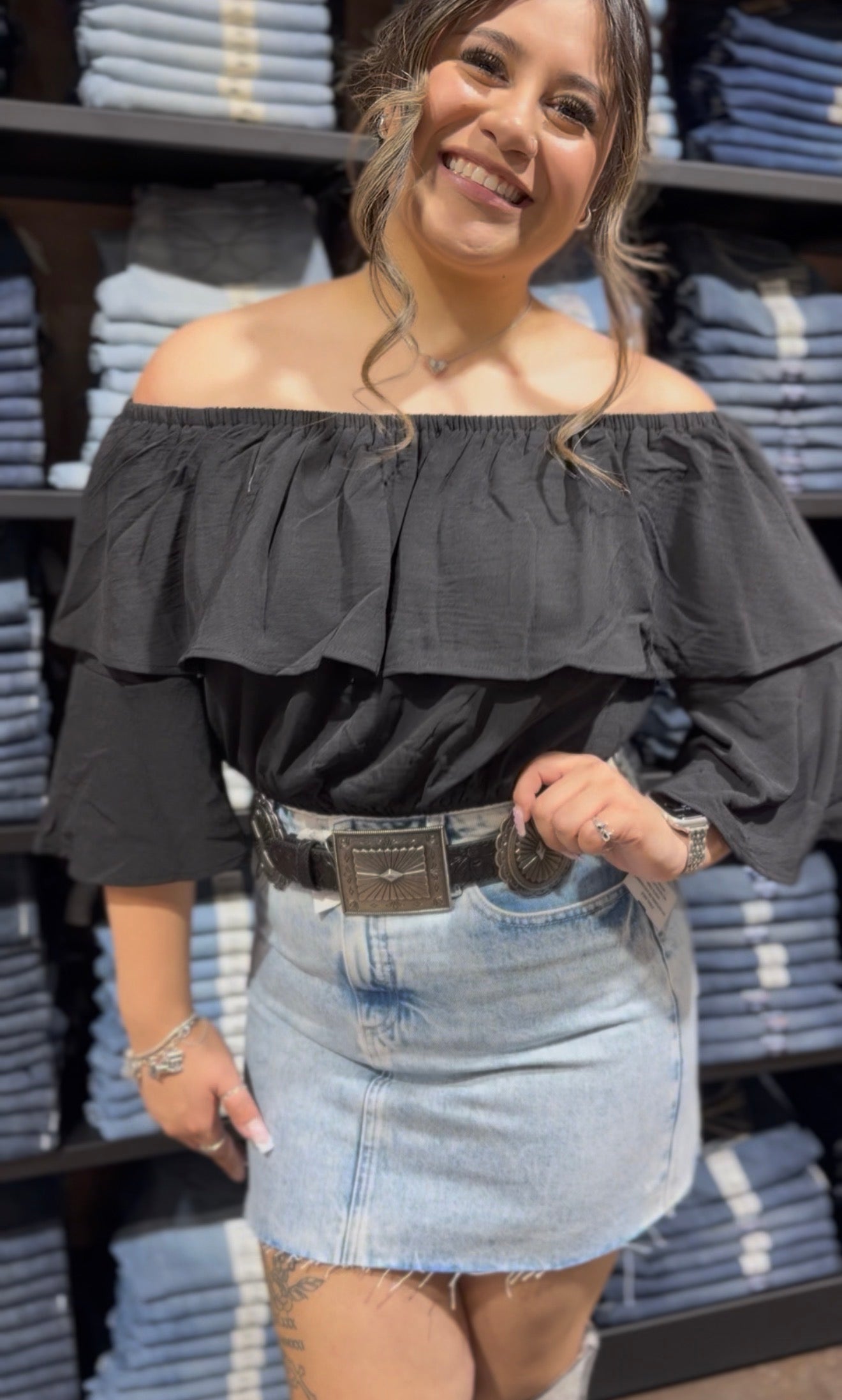 MN4195R | WOMENS RUFFLE OFF SHOULDER CROP TOP