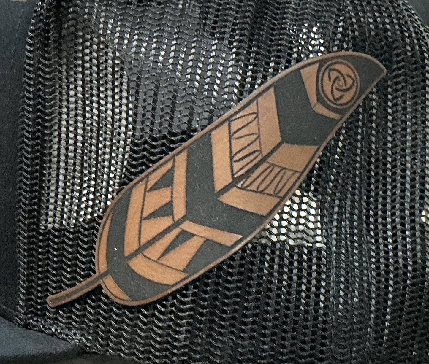 CUEROLINE SIDE FEATHER CAP