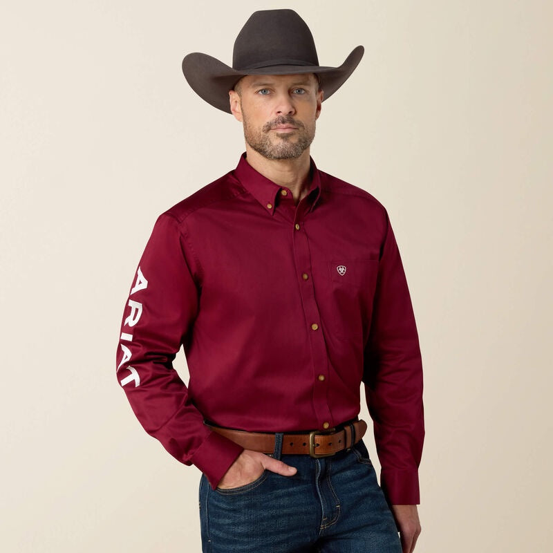 10034233 | ARIAT MEN’S BURGUNDY/WHITE TEAM LOGO TWILL FITTED LS SHIRT