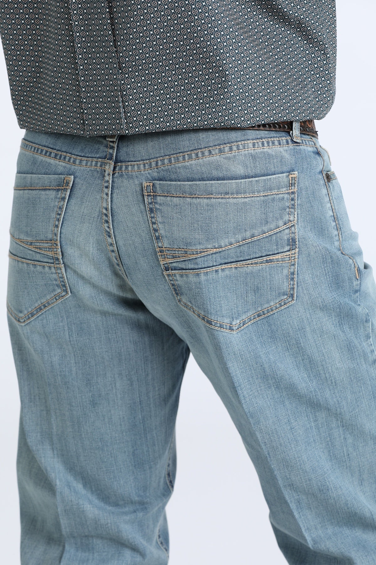 MB33637001 | CINCH MENS GRANT LIGHT STONE JEAN