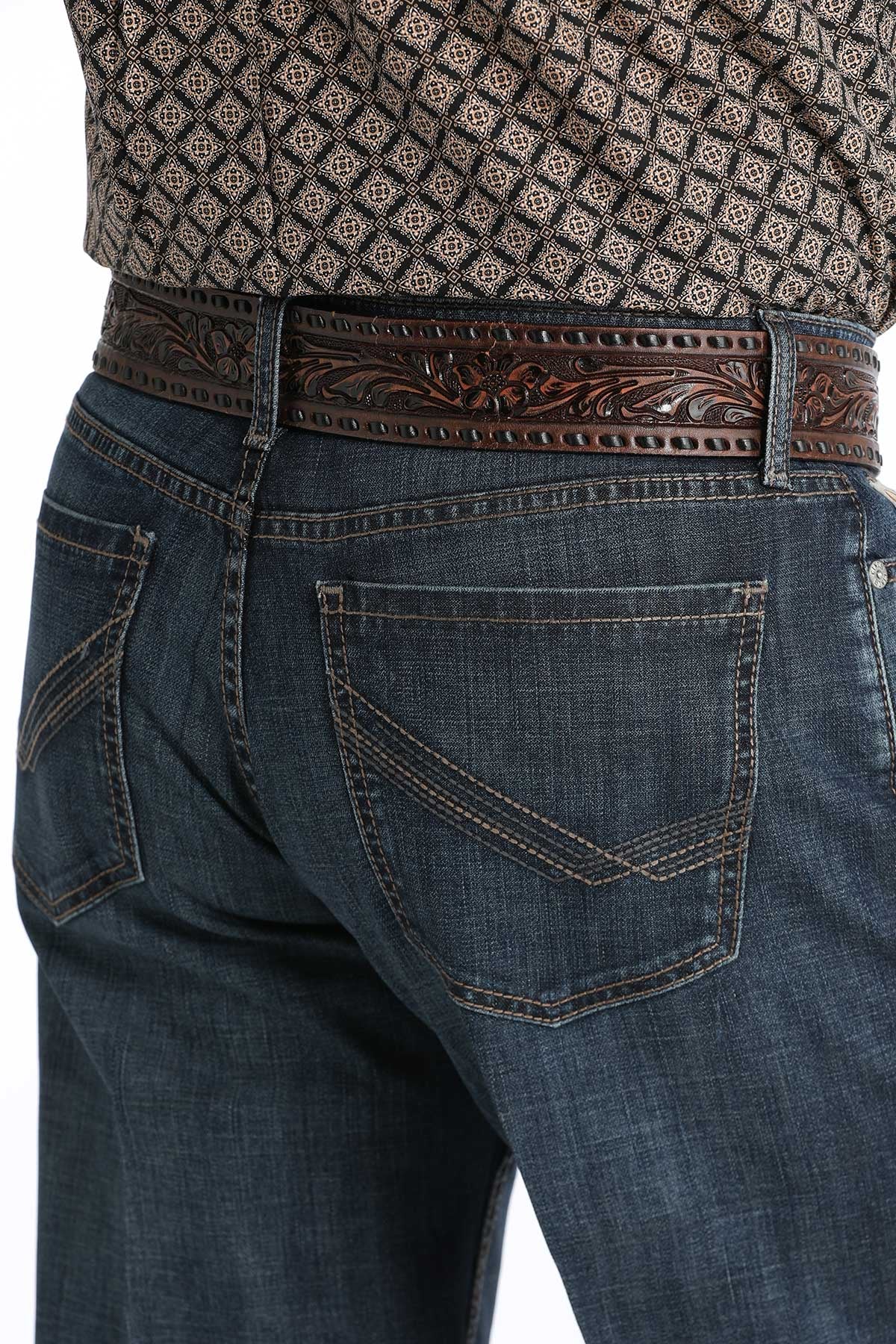 MB30037001 CINCH MEN’S GRANT MID-RISE BOOTCUT JEANS