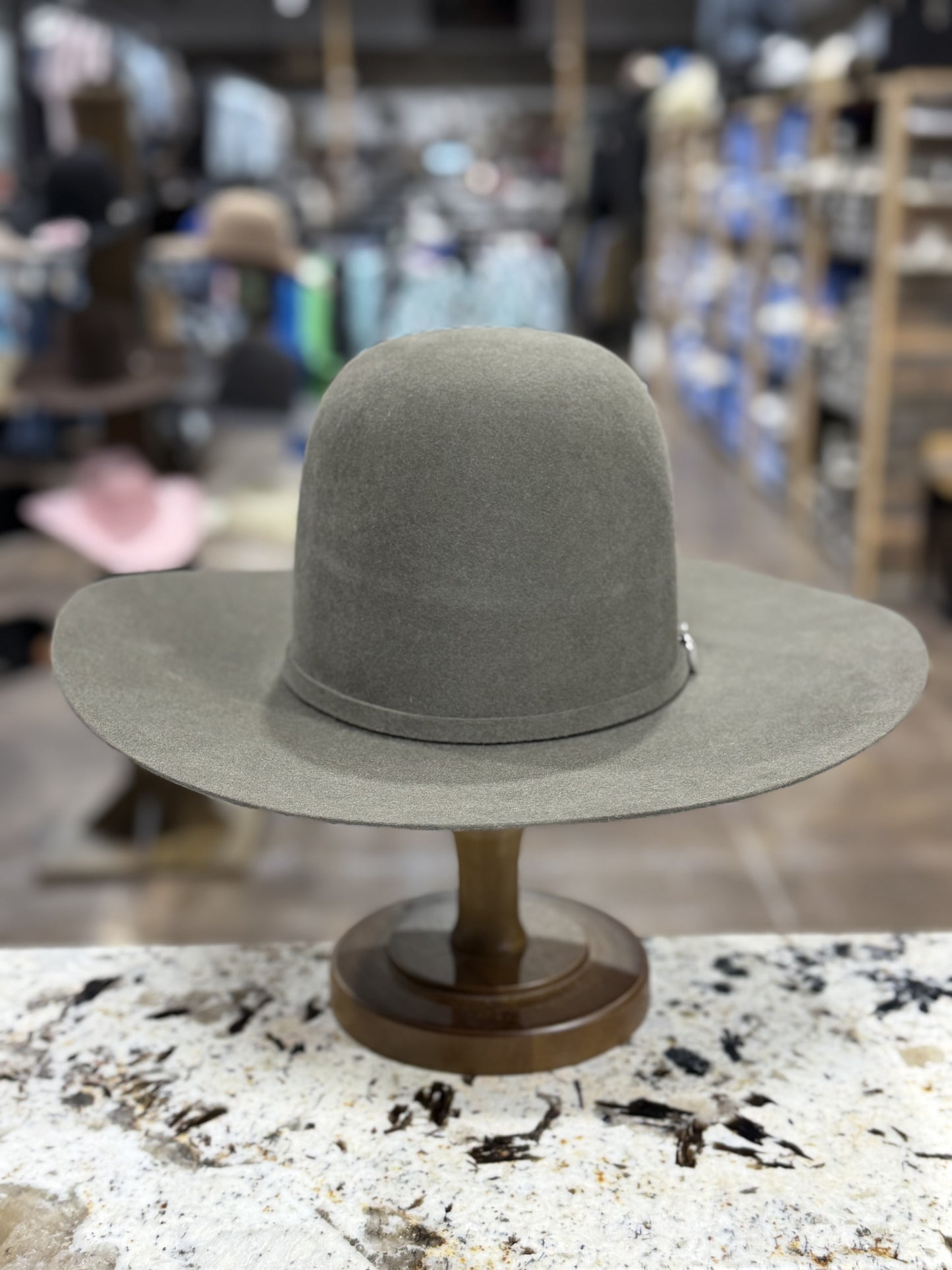RESISTOL FELT 6X SAGE OPEN CROWN 4 1/4 INCH BRIM