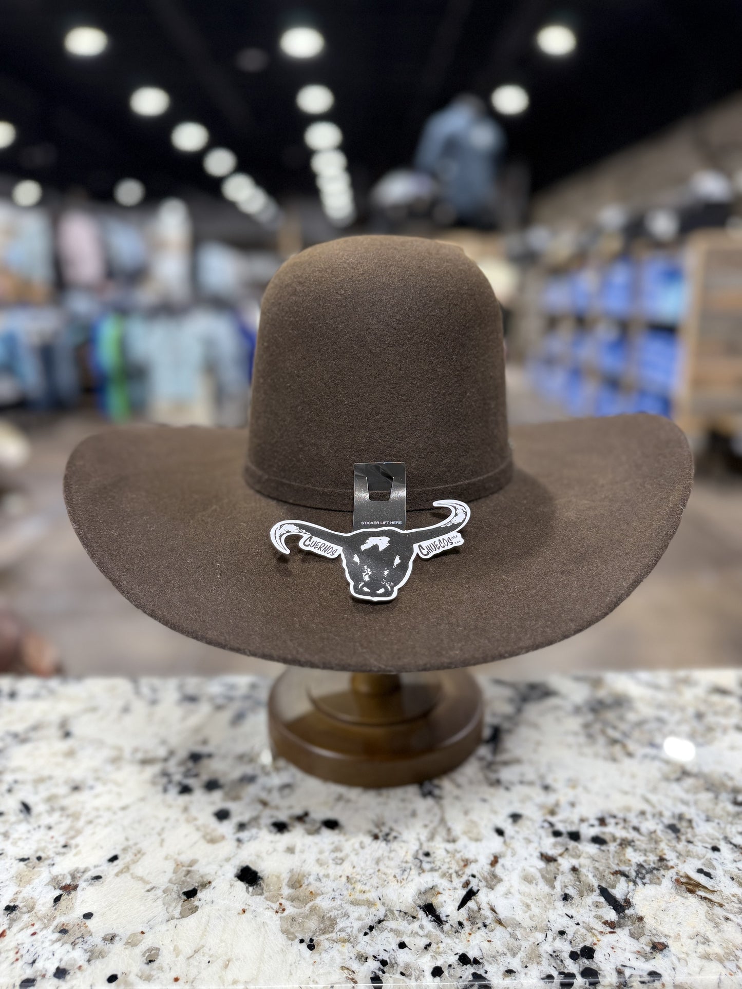 0202 | CUERNOS CHUECOS FELT 6X CAFE OPEN CROWN 4 1/4 INCH BRIM