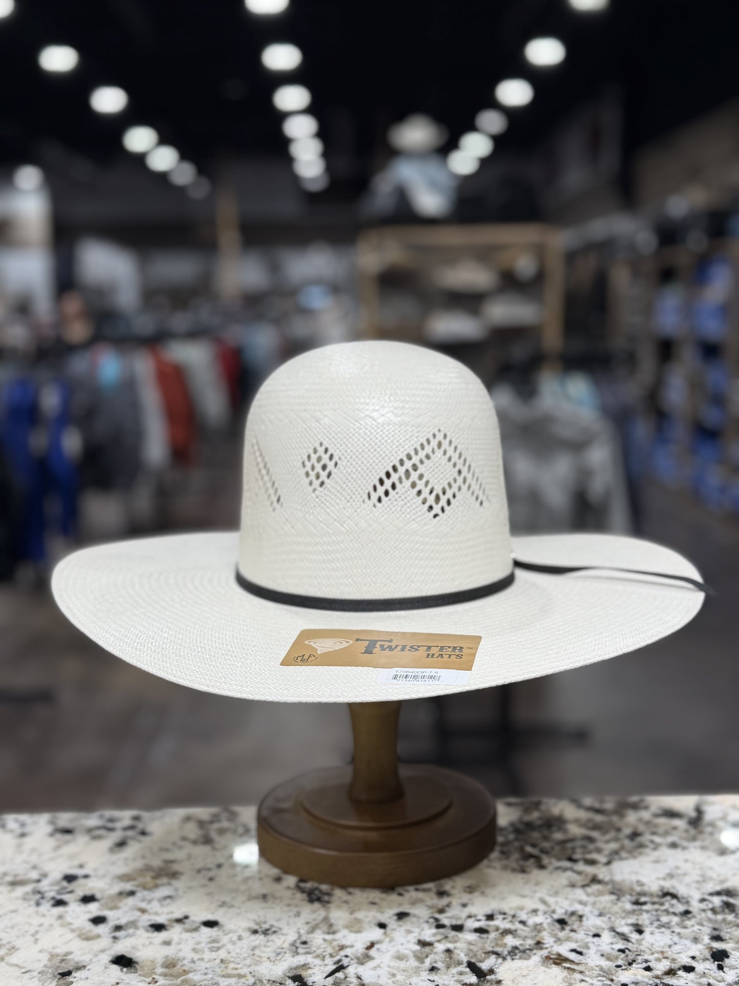 T70640OP | TWISTER STRAW 30X WHITE SHATUNG OPEN CROWN 4 1/2 INCH BRIM
