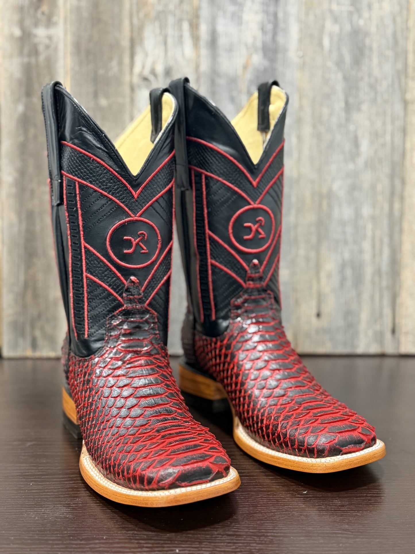 DARK RANCH PYTHON IMITATION BLACK CHERRY BULLDOG SQAURE