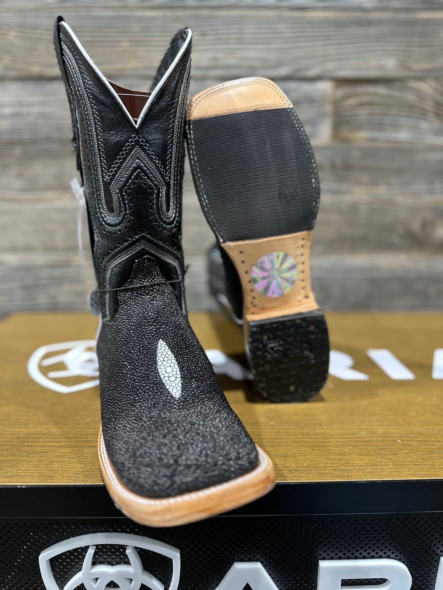 RANCHERS STINGRAY BLACK RANCHER TOE HYBRID SOLE