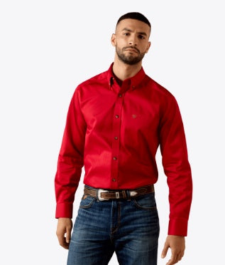 10079475 | ARIAT MEN'S SOLID TWILL CLASSIC FIT L/S SHIRT - SCARLET SAGE