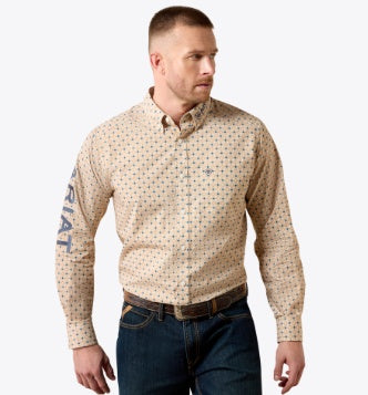 10079618 | ARIAT MEN’S TEAM DUSTY CLASSIC FIT L/S SHIRT - GOLD MULTI MEDALLION/BLUE