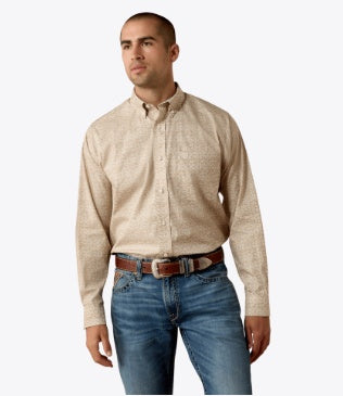 10079431 | ARIAT MEN’S WRINKLE FREE BARTLET CLASSIC FIT L/S SHIRT - SAVANNAH TAN SCROLL