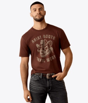 10079598 | ARIAT MEN’S DESERT SKULL S/S T-SHIRT - DEEP MAHOGANY