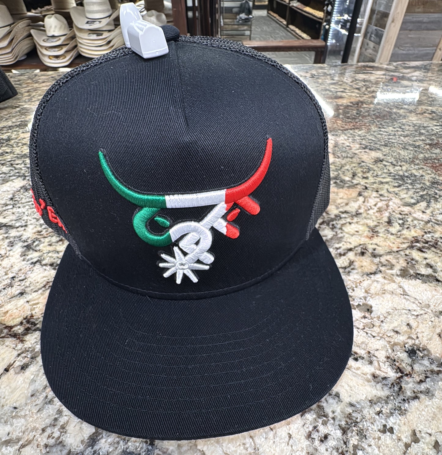 SPIN'EM ROMEO ADJUSTABLE FLATBILL CAP - BLACK/MEXICO BULL