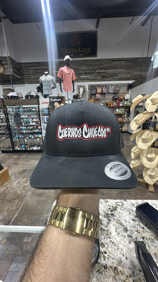 CUERNOS CHUECOS CAP WHITE/RED LOGO