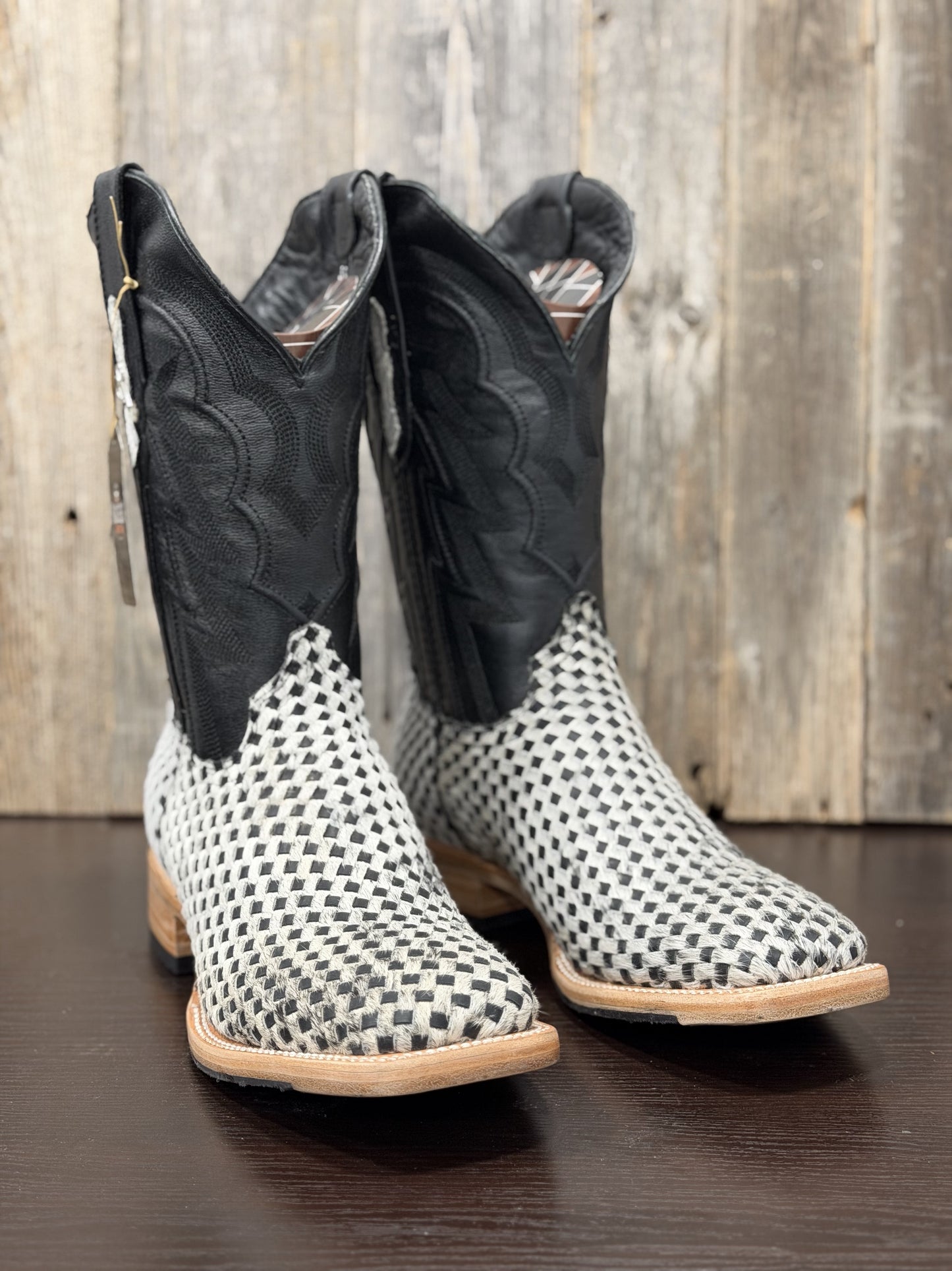 RANCHERS COWHIDE BASKETWEAVE BLACK AND WHITE HYBRID SOLE MUSTANG TOE