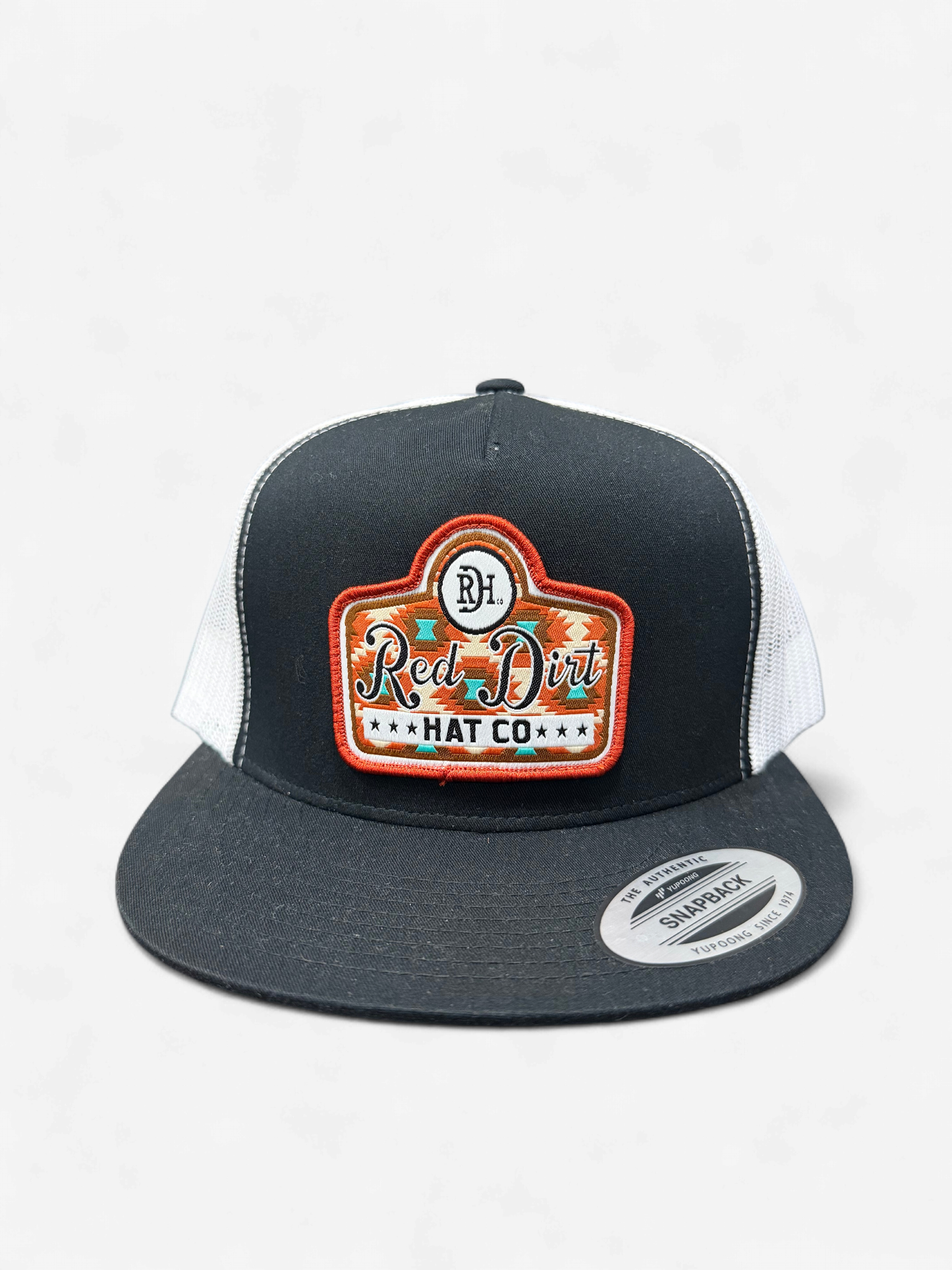 RDHC-576 | RED DIRT GUSSIED UP BLACK/WHITE CAP